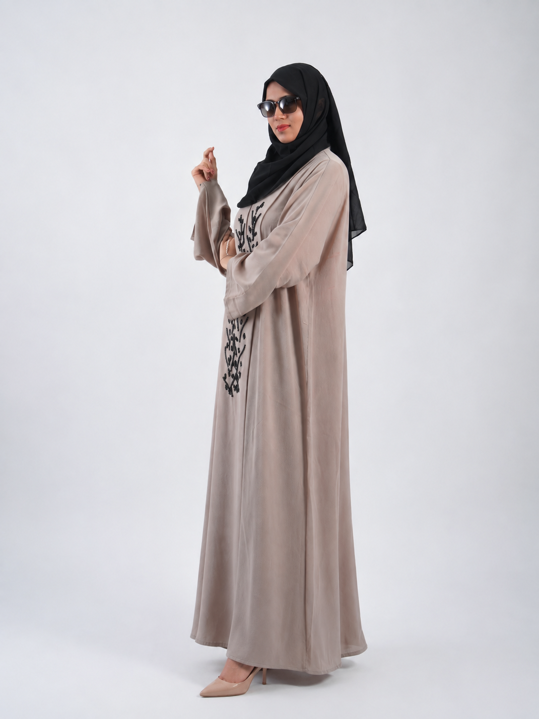 Al Noore Elegant Embroidered Modest Abaya